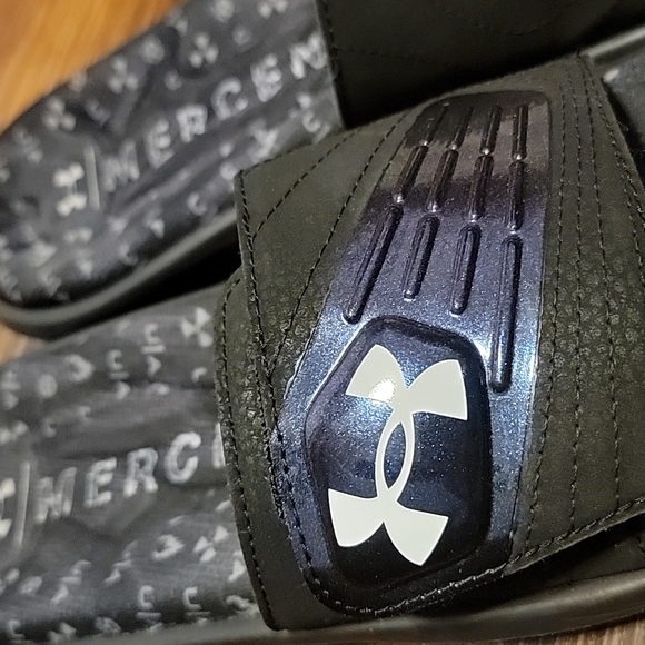Under Armour Slides - Picture 2 of 5
